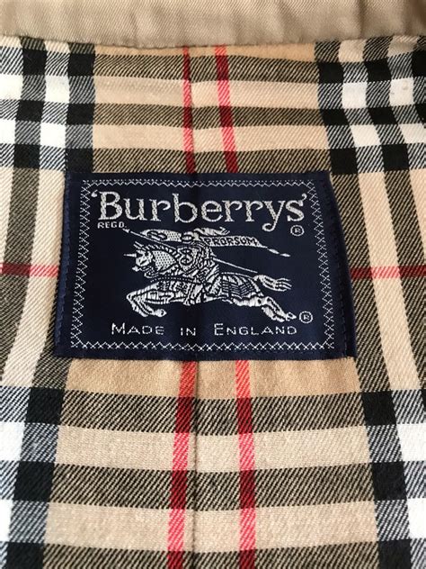 reconnaître un vrai burberry|Burberry : comment reconnaître un vrai  .